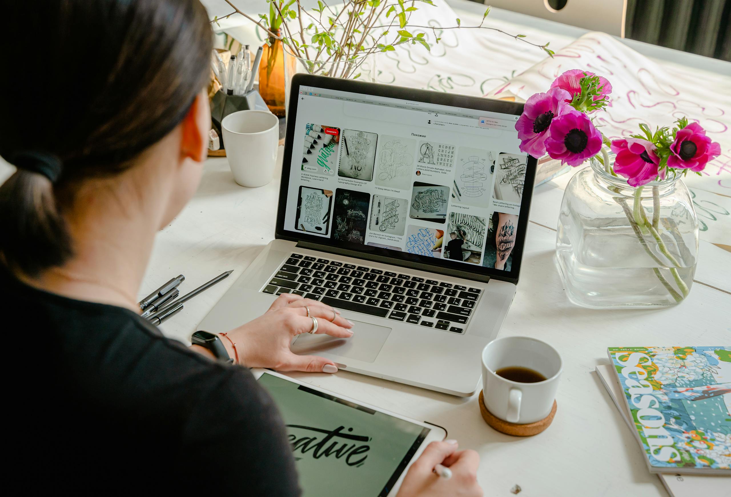 Site web puissant ou réseaux sociaux dynamiques